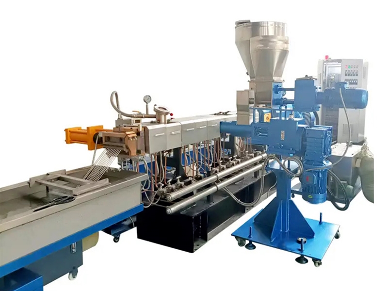 Plastic strand cold cutting granulation production line